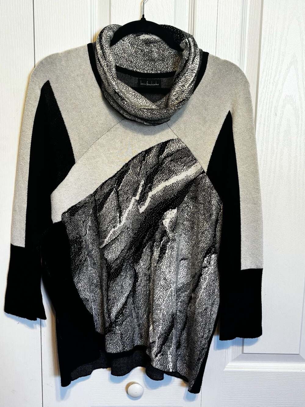 Luis Buchinho Turtleneck Sweater Size 38 Black White Abstract
